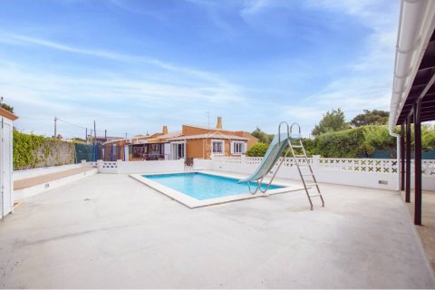 Villa en venta en Son Vilar, Menorca, España 5 dormitorios, 263 m2 No. 23816 - foto 1