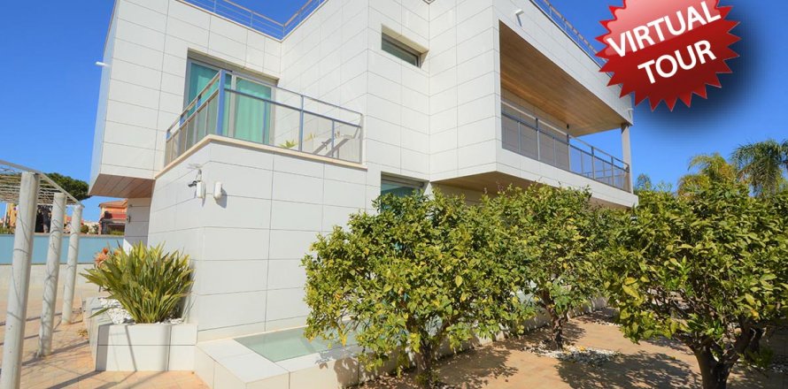 Villa La Zenia, Alicante, España 2 dormitorios, 379 m2 No. 36856