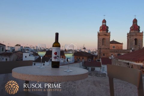 Casa adosada en venta Ciutadella De Menorca, Menorca, España 5 dormitorios, 345 m2 No. 39955 - foto 7