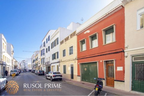 Apartamento en venta en Mahon, Menorca, España 4 dormitorios, 192 m2 No. 39733 - foto 1