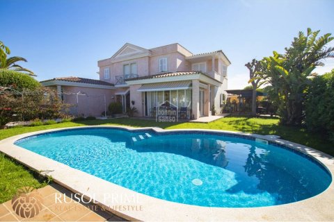 Villa en venta en Mahon, Menorca, España 5 dormitorios, 411 m2 No. 39194 - foto 1