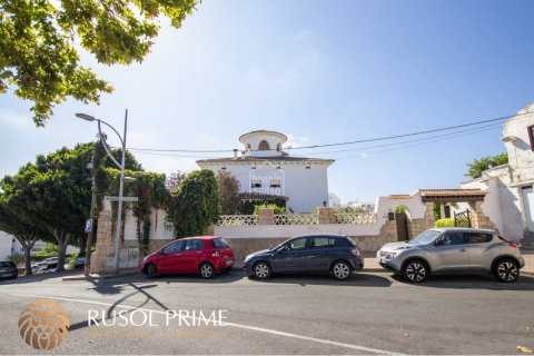 Villa en venta en Mahon, Menorca, España 10 dormitorios, 558 m2 No. 38979 - foto 2