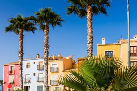 Alicante dirige la recuperación de las ventas de casa a extranjeros con 12.400 en 2021