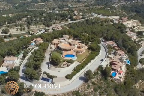 Villa en venta en Calpe, Alicante, España 4 dormitorios, 1089 m2 No. 39608 - foto 3