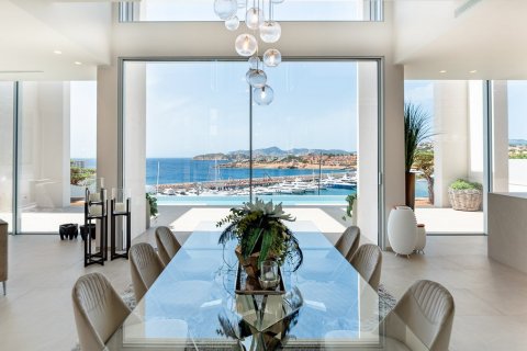 Villa en venta en Port Adriano, Mallorca, España 4 dormitorios, 615 m2 No. 32650 - foto 1