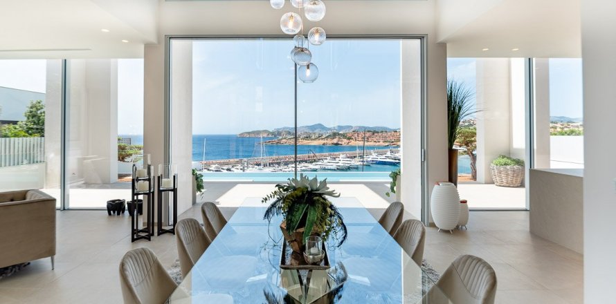 Villa en Port Adriano, Mallorca, España 4 dormitorios, 615 m2 No. 32650