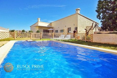 Villa en venta en Calpe, Alicante, España 7 dormitorios, 225 m2 No. 39338 - foto 1