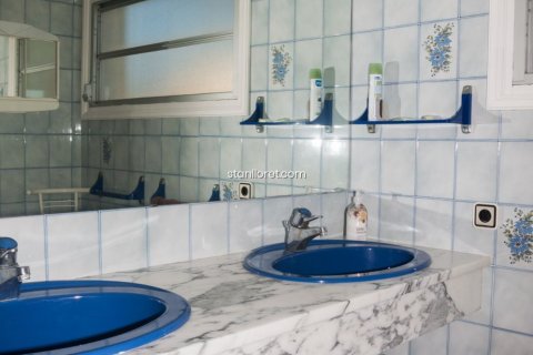 Villa en venta en Lloret de Mar, Gerona, España 5 dormitorios, 300 m2 No. 40813 - foto 12