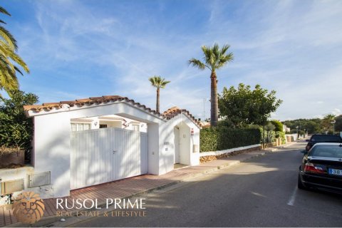 Villa en venta en Ciutadella De Menorca, Menorca, España 4 dormitorios, 130 m2 No. 39007 - foto 2