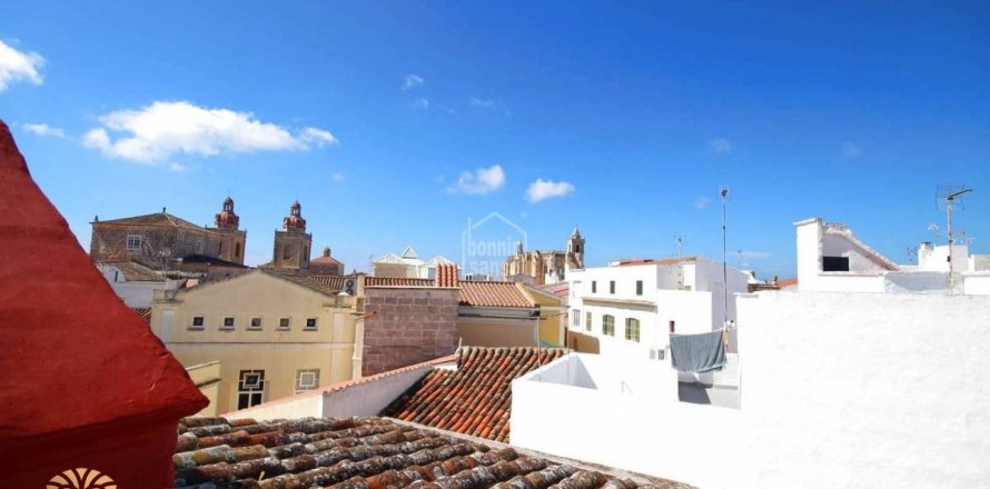Propiedad comercial en Ciutadella De Menorca, Menorca, España 2 dormitorios, 115 m2 No. 39212