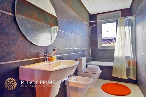Villa en venta en Calpe, Alicante, España 7 dormitorios, 225 m2 No. 39338 - foto 4