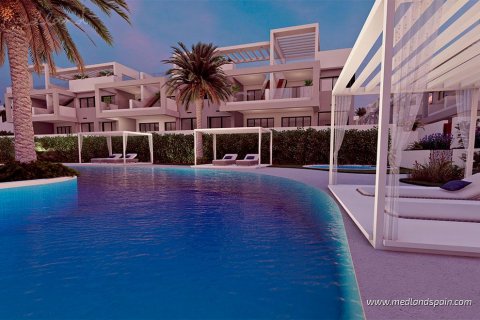 Apartamento en venta en Torrevieja, Alicante, España 2 dormitorios, 74 m2 No. 40304 - foto 14
