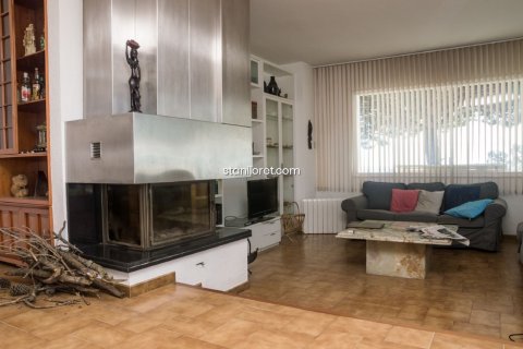 Villa en venta en Lloret de Mar, Gerona, España 5 dormitorios, 300 m2 No. 40813 - foto 4