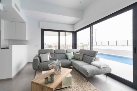 Villa en venta en Alicante, España 3 dormitorios, 142 m2 No. 45426 - foto 6