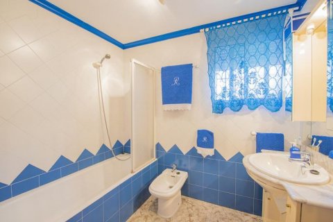 Villa en venta en Calpe, Alicante, España 4 dormitorios, 387 m2 No. 43741 - foto 8