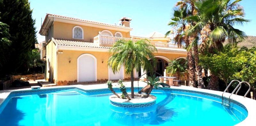 Villa en El Campello, Alicante, España 4 dormitorios, 400 m2 No. 42817