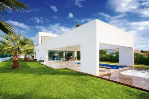 Villa en venta en Jávea, Alicante, España 4 dormitorios, 360 m2 No. 45277 - foto 1