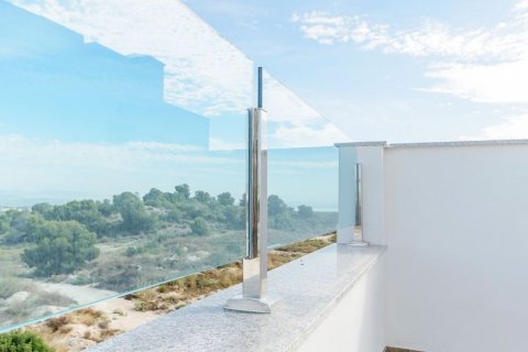 Casa adosada en venta en Villamartin, Alicante, España 3 dormitorios, 134 m2 No. 42549 - foto 3