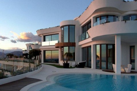Villa en venta en Benidorm, Alicante, España 5 dormitorios, 1.4 m2 No. 45535 - foto 3
