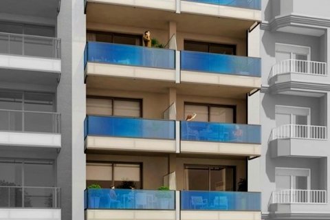 Apartamento en venta en Torrevieja, Alicante, España 2 dormitorios, 92 m2 No. 43271 - foto 1