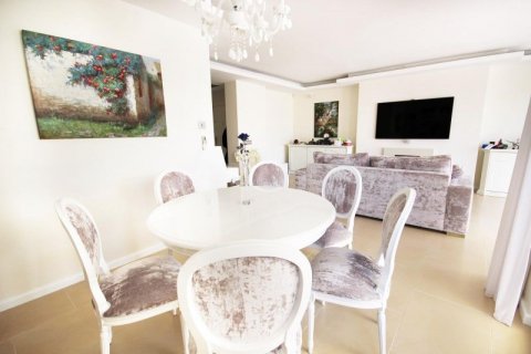 Apartamento en venta Marbella, Málaga, España 2 dormitorios,  No. 43618 - foto 10