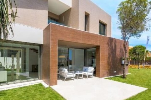 Villa en venta en Dénia, Alicante, España 3 dormitorios, 200 m2 No. 46219 - foto 2