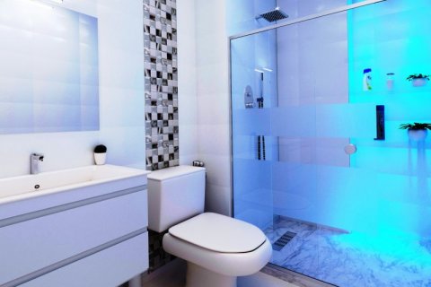 Apartamento en venta Torrevieja, Alicante, España 3 dormitorios, 101 m2 No. 43245 - foto 7