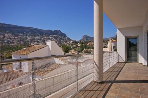Villa en venta en Calpe, Alicante, España 5 dormitorios, 260 m2 No. 45628 - foto 8