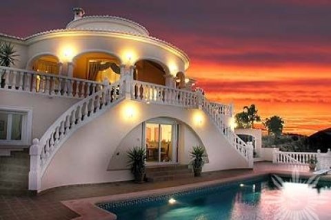 Villa en venta en Dénia, Alicante, España 8 dormitorios, 462 m2 No. 41397 - foto 1