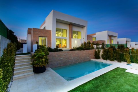 Casa adosada en venta en Rojales, Alicante, España 3 dormitorios, 243 m2 No. 42099 - foto 1