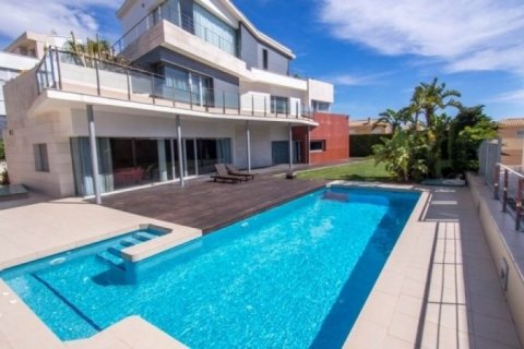 Villa en venta en Alicante, España 5 dormitorios, 900 m2 No. 44941 - foto 1