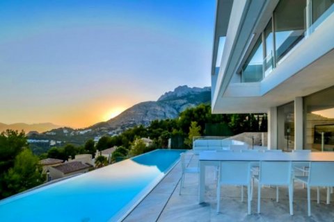 Villa en venta en Zona Altea Hills, Alicante, España 6 dormitorios, 700 m2 No. 42070 - foto 2