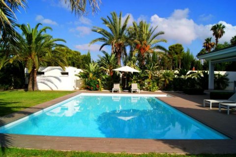 Villa en venta en Alicante, España 4 dormitorios, 550 m2 No. 42584 - foto 2