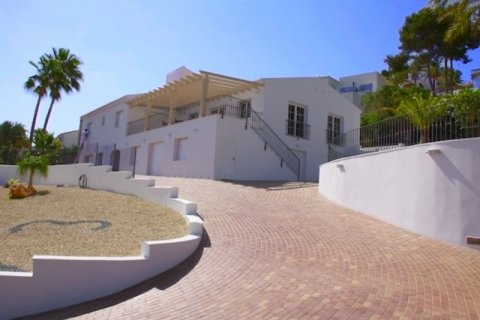 Villa en venta en Jávea, Alicante, España 5 dormitorios, 450 m2 No. 45687 - foto 2