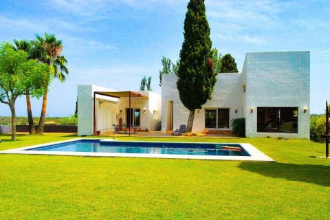 Villa en venta en Dénia, Alicante, España 3 dormitorios, 380 m2 No. 43536 - foto 1