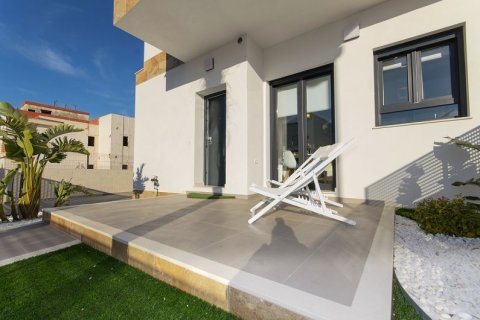 Casa adosada en venta en Polop, Alicante, España 3 dormitorios, 123 m2 No. 41934 - foto 1