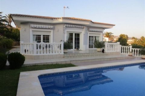 Villa en venta en Calpe, Alicante, España 5 dormitorios, 475 m2 No. 45419 - foto 1