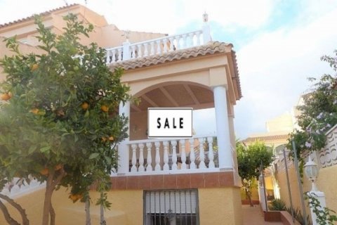 Villa en venta en La Nucia, Alicante, España 5 dormitorios, 200 m2 No. 45331 - foto 1