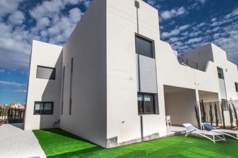 Casa adosada en venta en Villamartin, Alicante, España 3 dormitorios, 147 m2 No. 42214 - foto 3