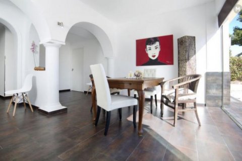 Villa en venta en Calpe, Alicante, España 8 dormitorios, 350 m2 No. 45457 - foto 8