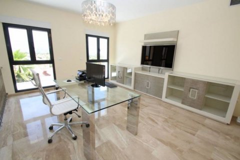 Villa en venta en Calpe, Alicante, España 4 dormitorios, 553 m2 No. 44291 - foto 6