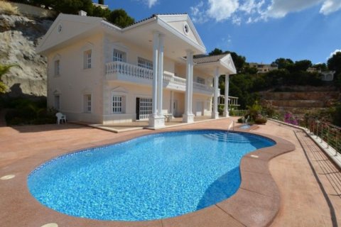 Villa en venta en Altea, Alicante, España 5 dormitorios, 500 m2 No. 45911 - foto 1