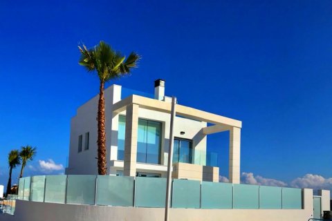 Villa en venta en Alicante, España 3 dormitorios, 405 m2 No. 42635 - foto 4