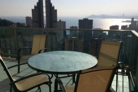 Apartamento en venta en Benidorm, Alicante, España 2 dormitorios, 75 m2 No. 44157 - foto 1