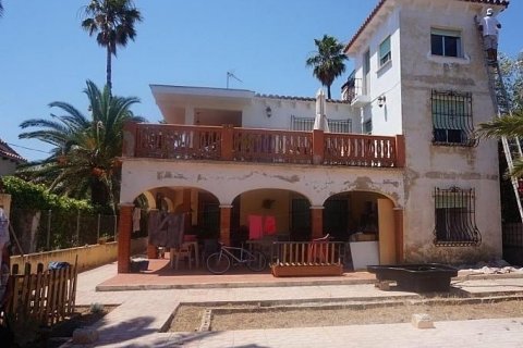Villa en venta en Dénia, Alicante, España 8 dormitorios, 170 m2 No. 45903 - foto 1
