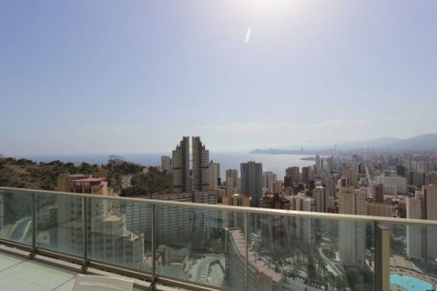 Apartamento en venta en Benidorm, Alicante, España 3 dormitorios, 140 m2 No. 45998 - foto 3