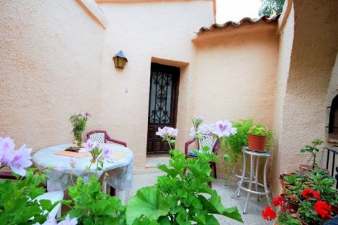 Villa en venta en Calpe, Alicante, España 4 dormitorios, 218 m2 No. 45611 - foto 3