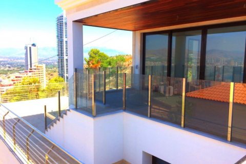 Villa en venta en Benidorm, Alicante, España 4 dormitorios, 1.02 m2 No. 41645 - foto 8