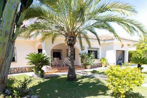 Villa en venta en Cabo Roig, Alicante, España 4 dormitorios, 266 m2 No. 41221 - foto 1