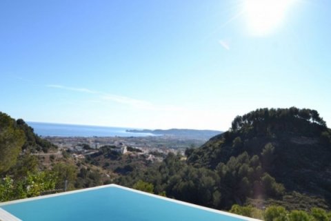 Villa en venta en Jávea, Alicante, España 4 dormitorios, 551 m2 No. 45657 - foto 1